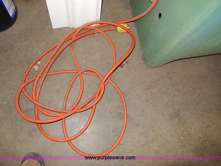 image for item AU9777 (2) forming machines