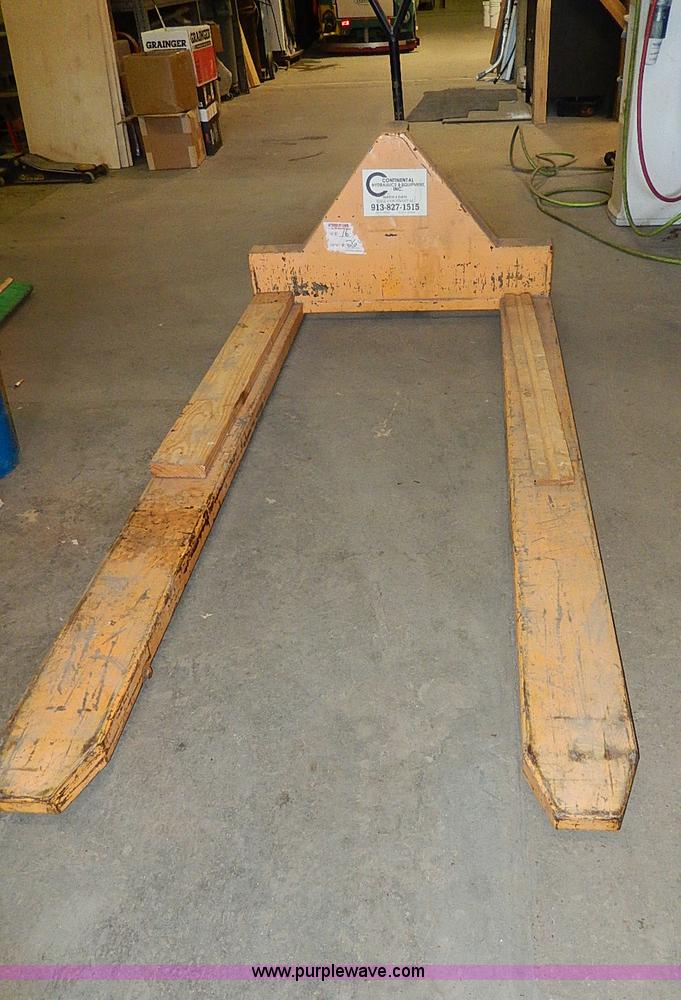 image for item AU9778 Rolift pallet jack
