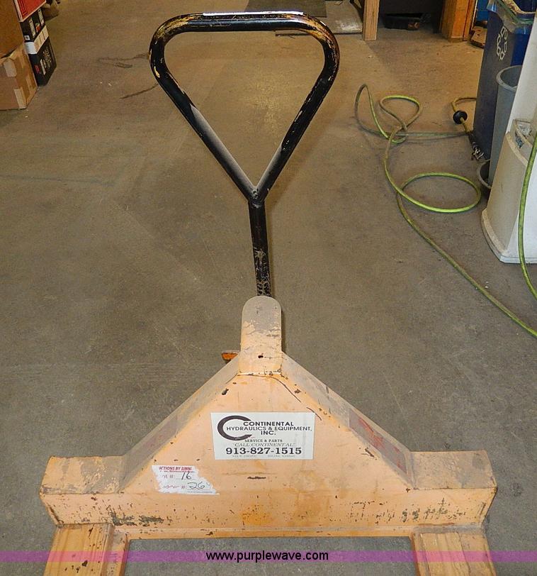 image for item AU9778 Rolift pallet jack