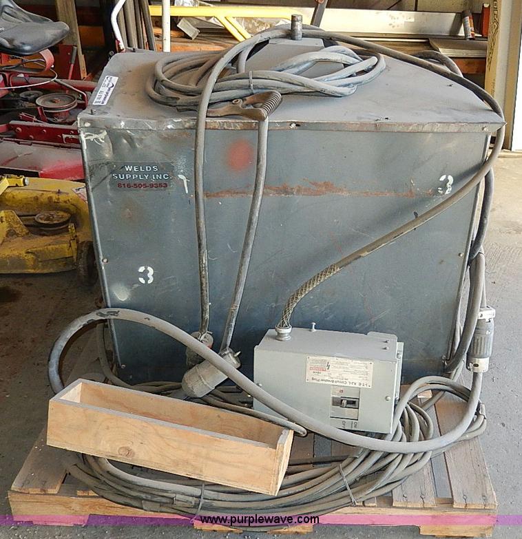 image for item AU9781 (2) welding machines