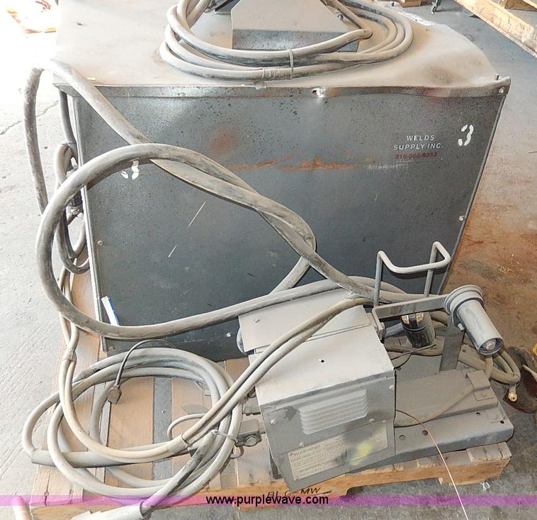 image for item AU9781 (2) welding machines