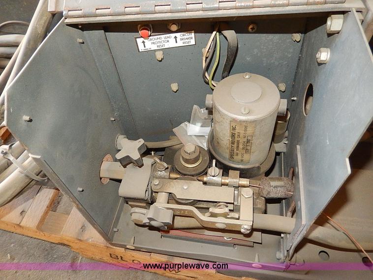 image for item AU9781 (2) welding machines