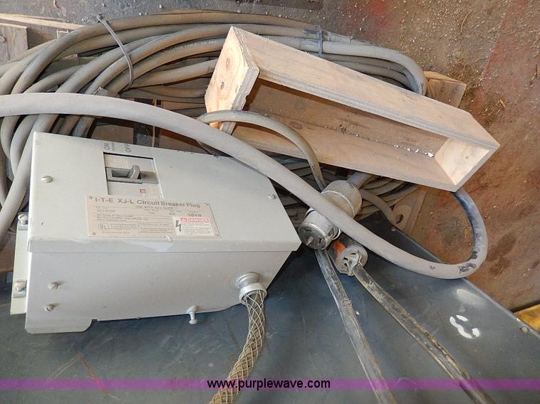 image for item AU9781 (2) welding machines