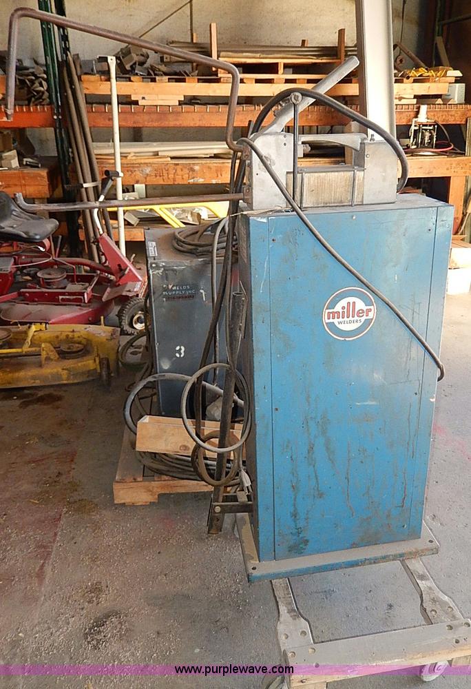 image for item AU9781 (2) welding machines