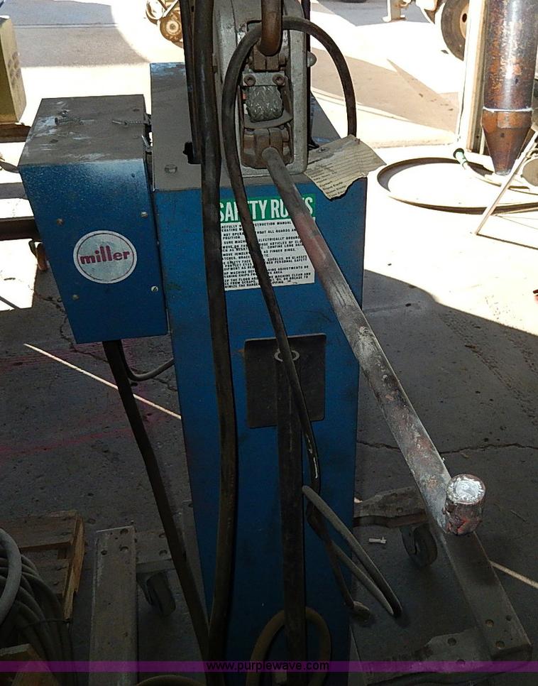 image for item AU9781 (2) welding machines