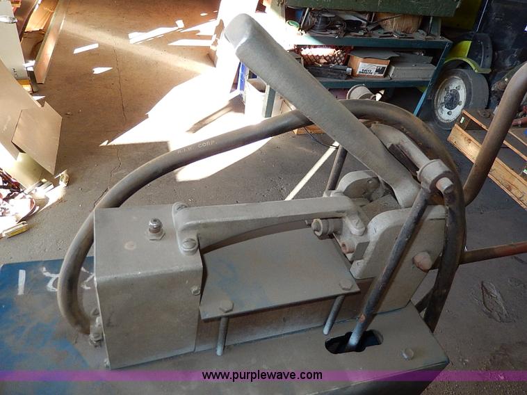 image for item AU9781 (2) welding machines