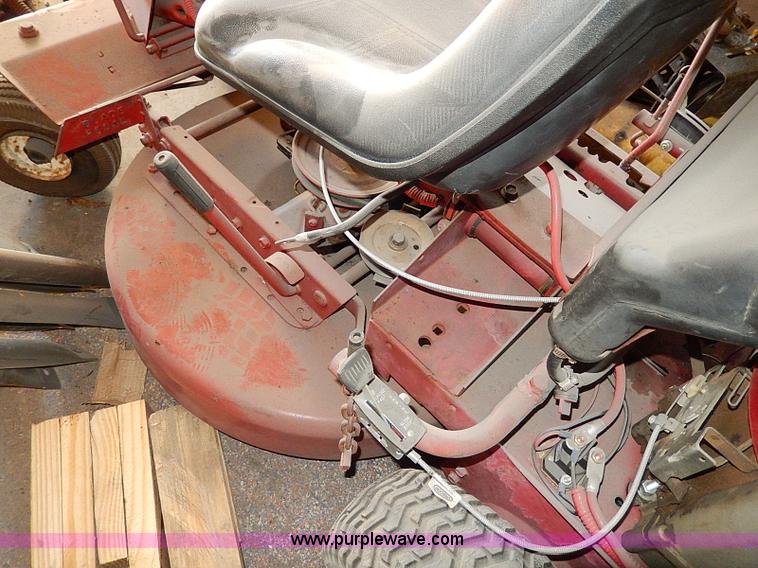 image for item AU9782 Snapper mower