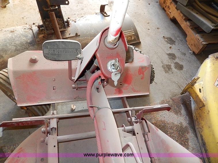 image for item AU9782 Snapper mower