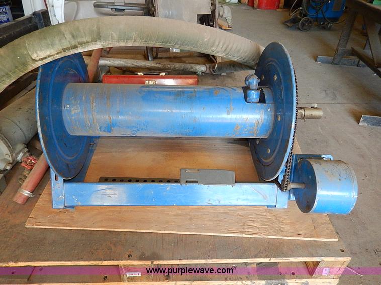 image for item AU9785 Capspray 1100 parking lot paint sprayer