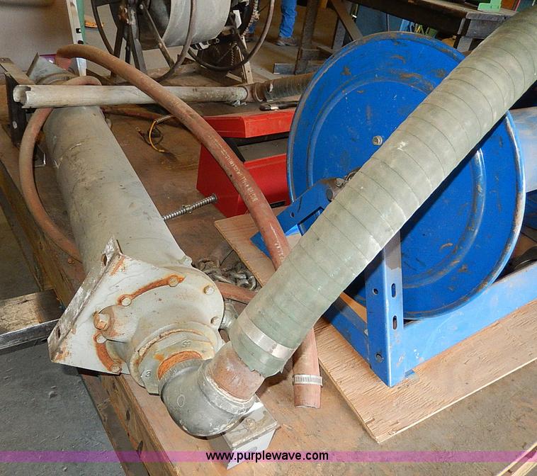 image for item AU9785 Capspray 1100 parking lot paint sprayer