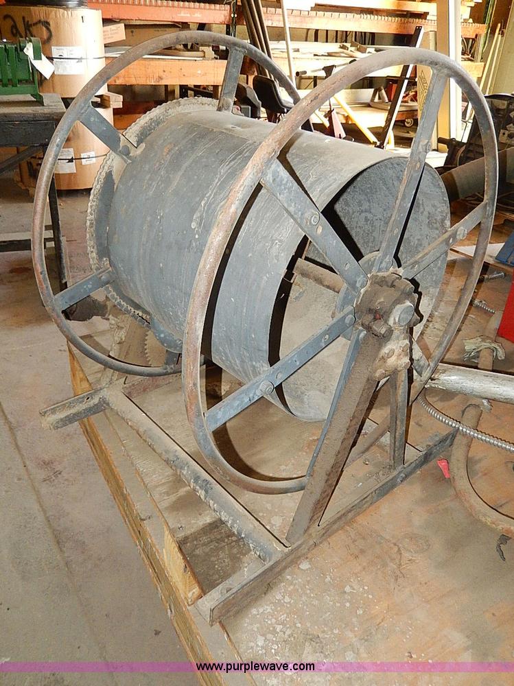 image for item AU9785 Capspray 1100 parking lot paint sprayer