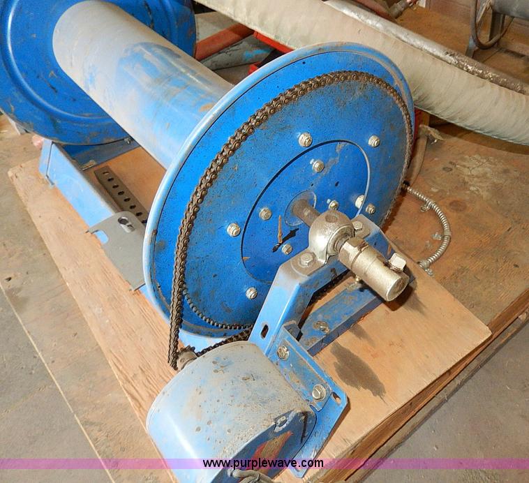 image for item AU9785 Capspray 1100 parking lot paint sprayer