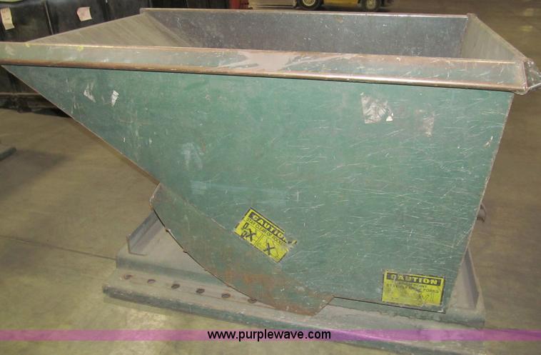 image for item AX9509 (2) Jesco 211331 dumpsters