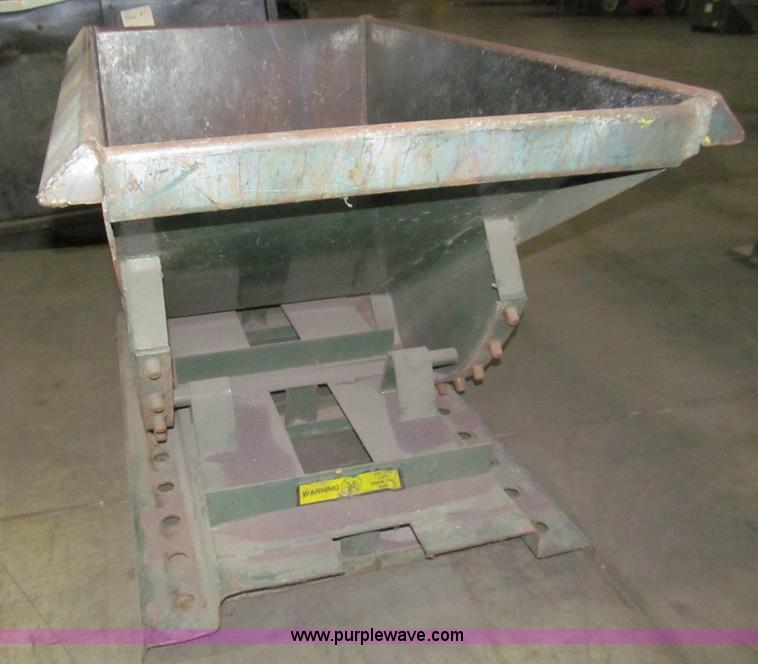 image for item AX9510 (2) Jesco 211305 dumpsters