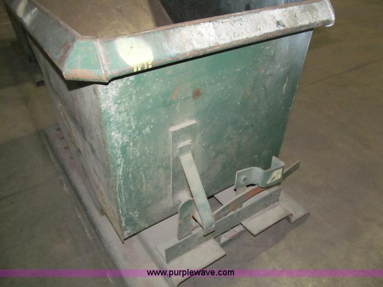 image for item AX9510 (2) Jesco 211305 dumpsters