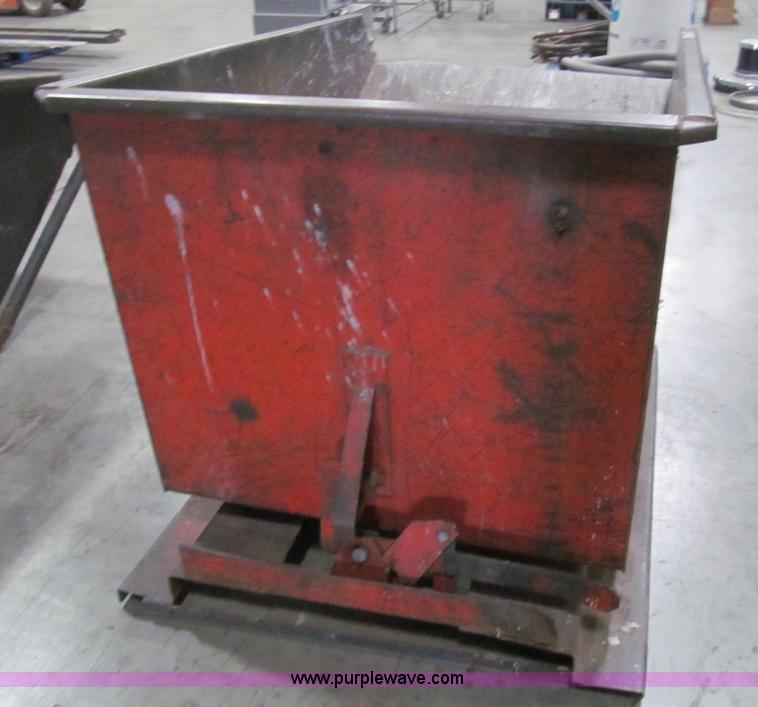 image for item AX9512 Steel dumpster