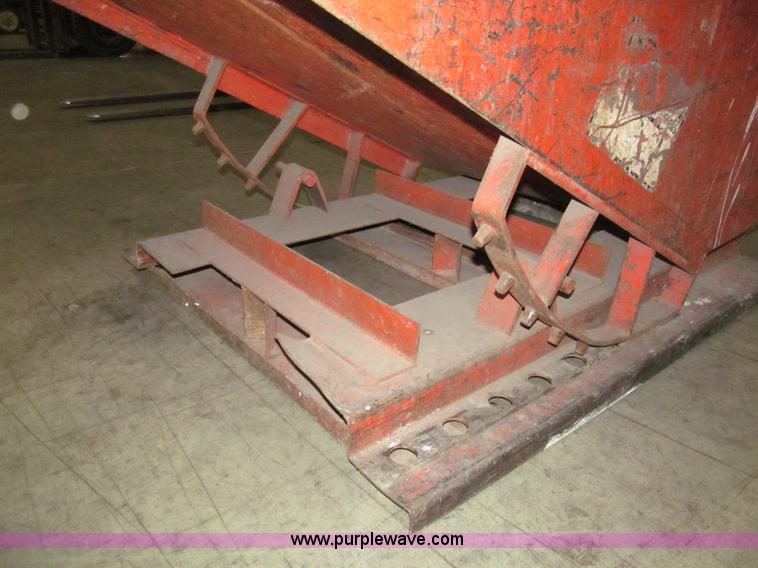 image for item AX9512 Steel dumpster