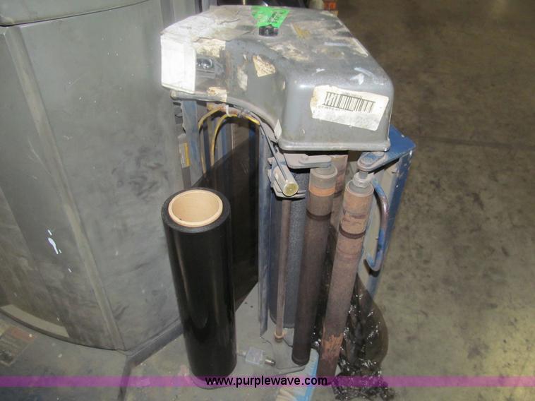 image for item AY9919 Lantech Industrial pallet shrink wrap machine