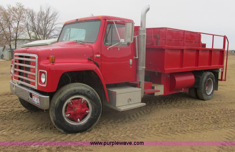 image for item E5271 1981 International 1854 firetruck