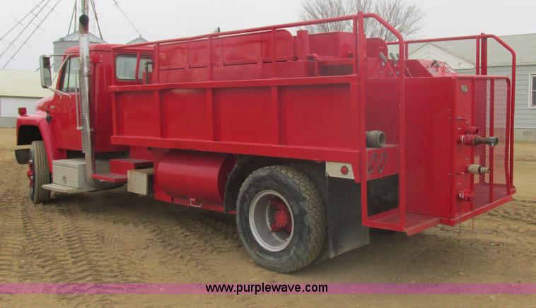 image for item E5271 1981 International 1854 firetruck