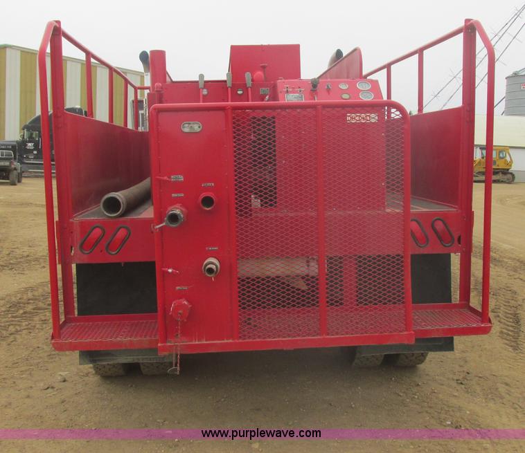 image for item E5271 1981 International 1854 firetruck