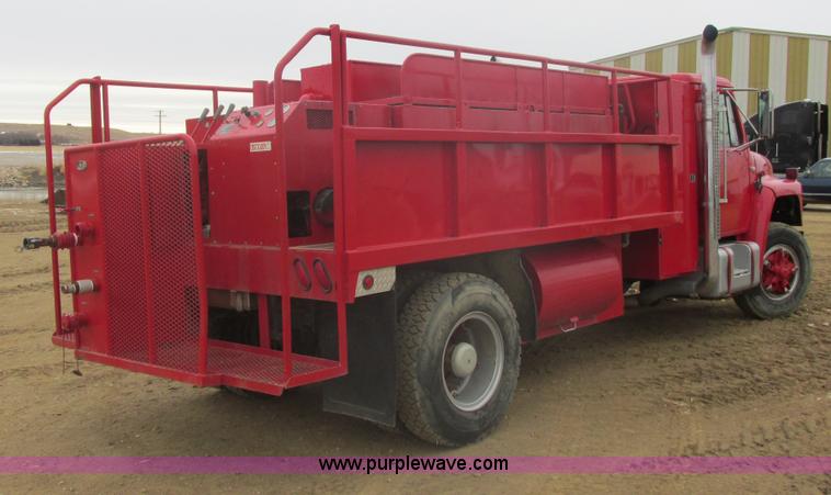 image for item E5271 1981 International 1854 firetruck