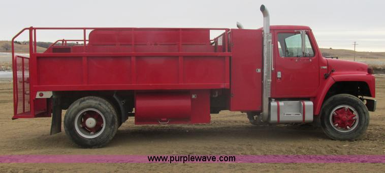 image for item E5271 1981 International 1854 firetruck