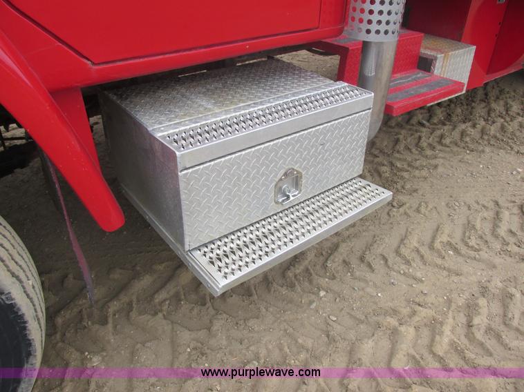 image for item E5271 1981 International 1854 firetruck