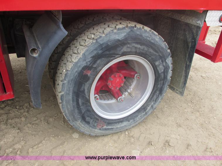 image for item E5271 1981 International 1854 firetruck