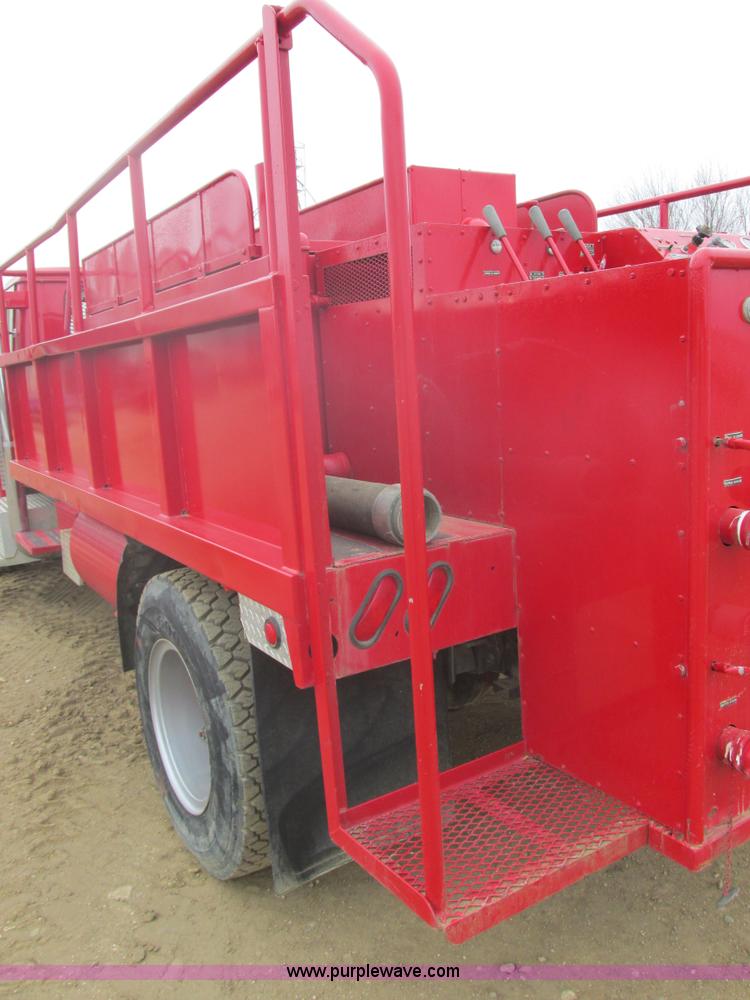 image for item E5271 1981 International 1854 firetruck