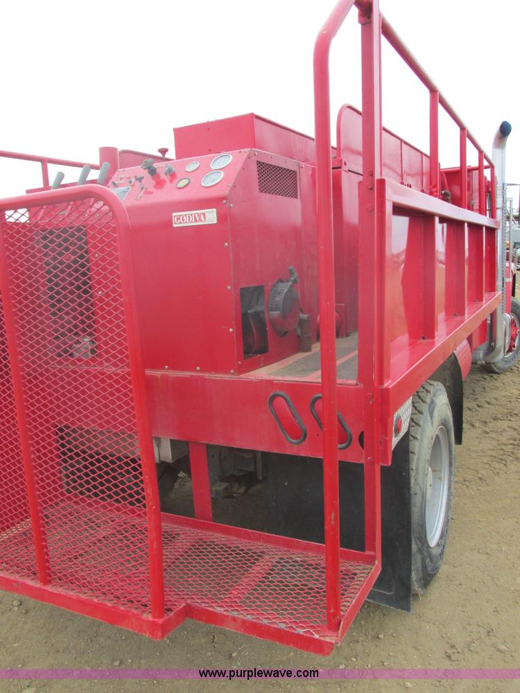 image for item E5271 1981 International 1854 firetruck