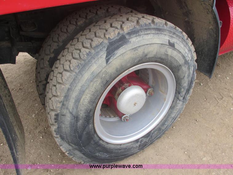 image for item E5271 1981 International 1854 firetruck