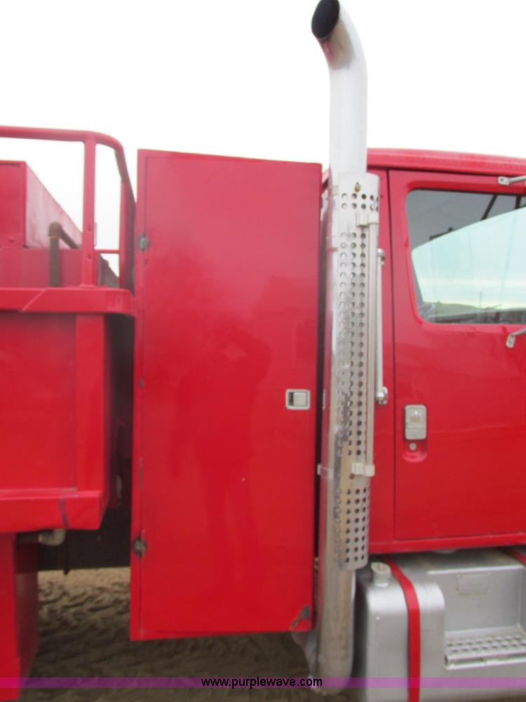 image for item E5271 1981 International 1854 firetruck