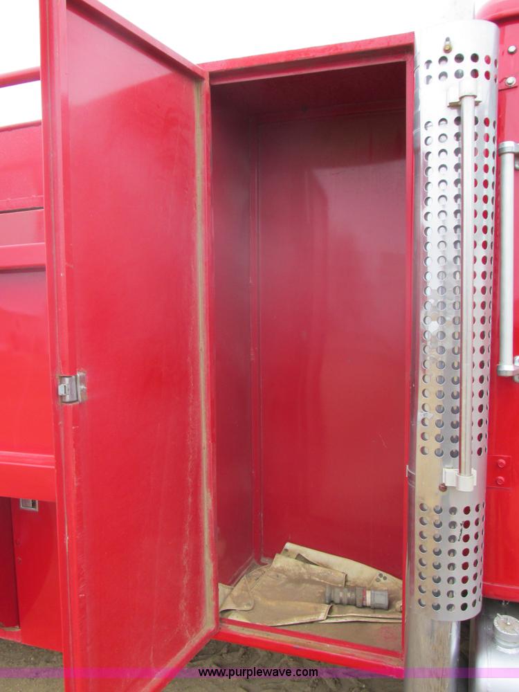 image for item E5271 1981 International 1854 firetruck