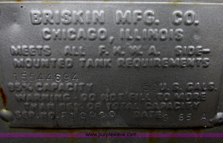 image for item E5271 1981 International 1854 firetruck