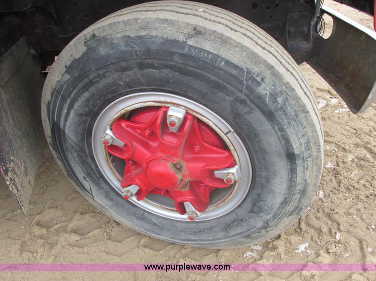 image for item E5271 1981 International 1854 firetruck