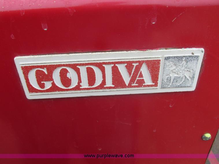 image for item E5271 1981 International 1854 firetruck