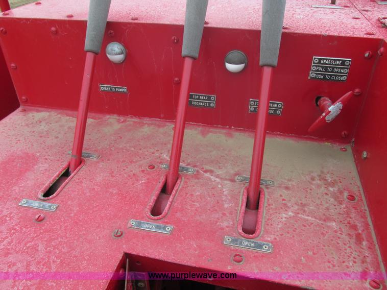 image for item E5271 1981 International 1854 firetruck