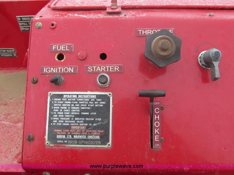 image for item E5271 1981 International 1854 firetruck