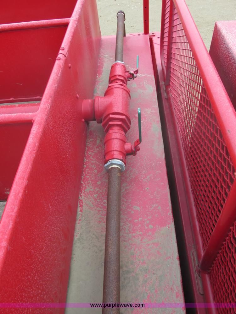 image for item E5271 1981 International 1854 firetruck