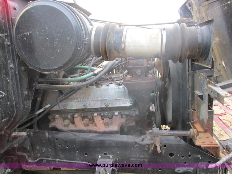 image for item E5271 1981 International 1854 firetruck