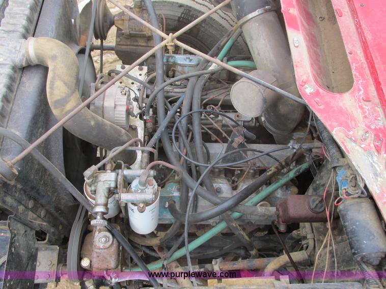 image for item E5271 1981 International 1854 firetruck