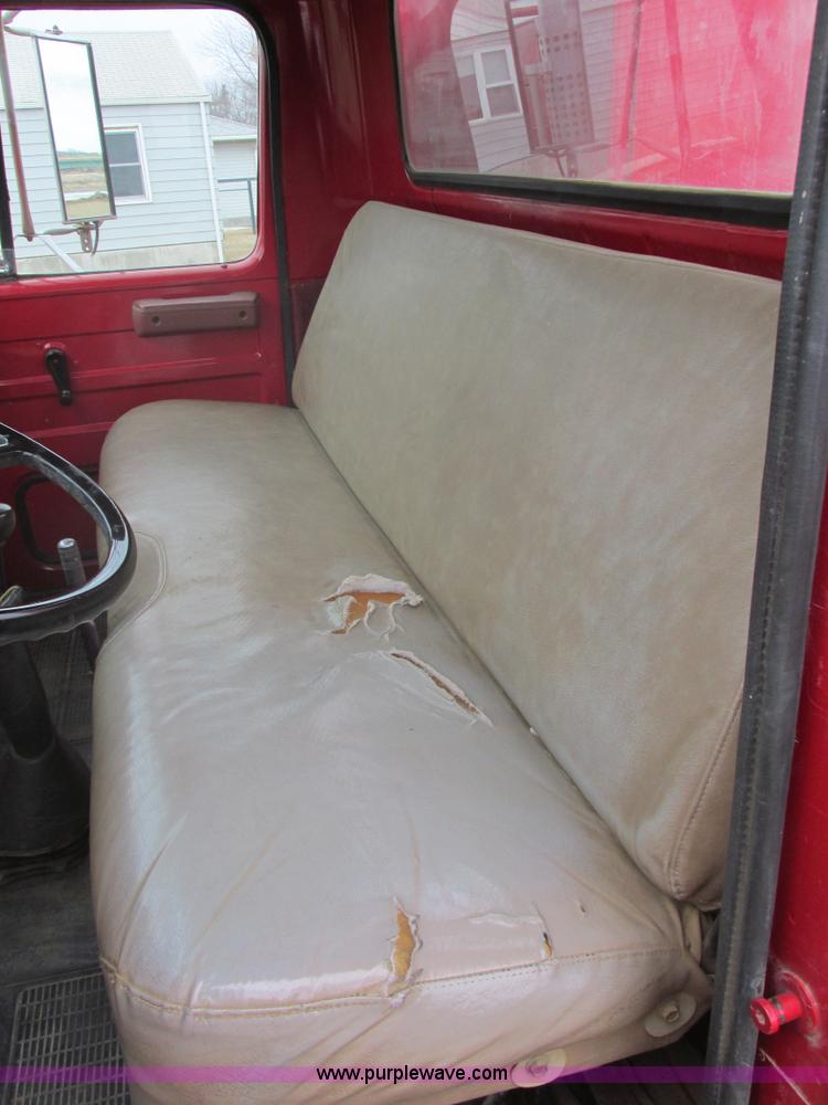 image for item E5271 1981 International 1854 firetruck