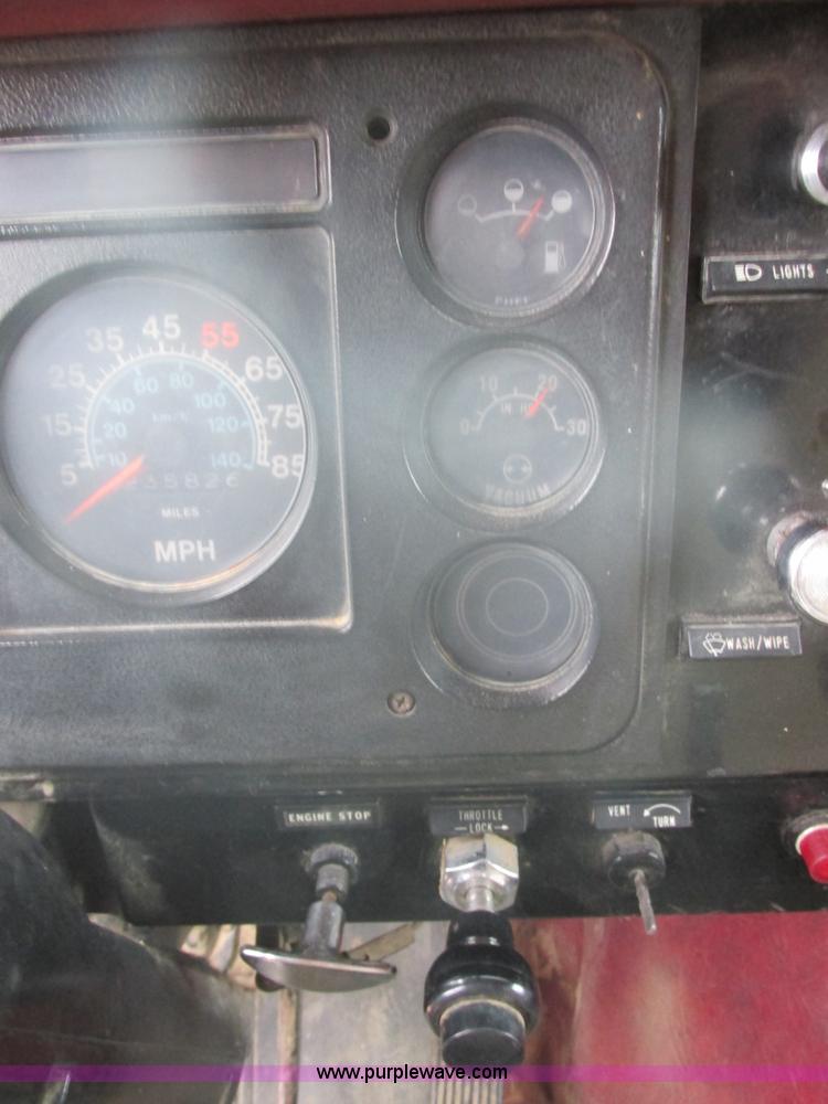 image for item E5271 1981 International 1854 firetruck