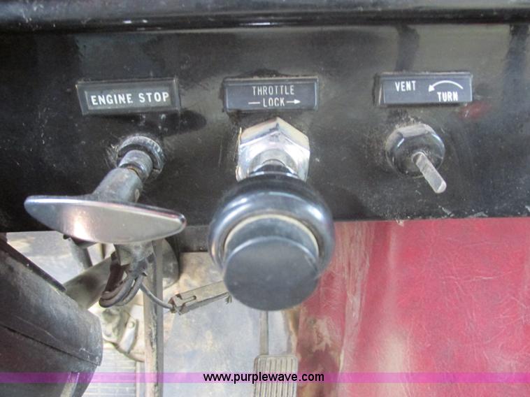 image for item E5271 1981 International 1854 firetruck