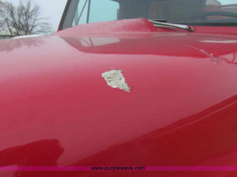 image for item E5271 1981 International 1854 firetruck