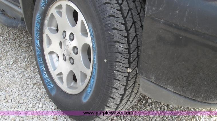 image for item G2244 2003 Chevrolet Tahoe Z71 SUV