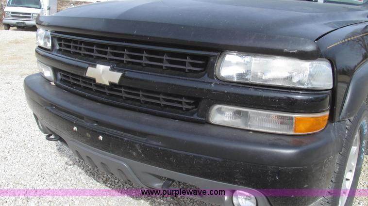 image for item G2244 2003 Chevrolet Tahoe Z71 SUV