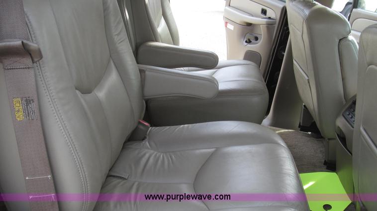 image for item G2244 2003 Chevrolet Tahoe Z71 SUV