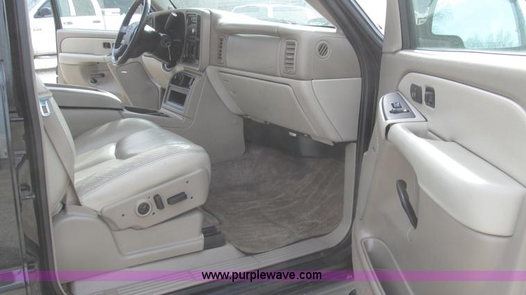 image for item G2244 2003 Chevrolet Tahoe Z71 SUV